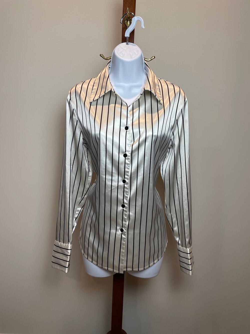 Kasper White Satin Button‑Down Black Stripe Top Size 10